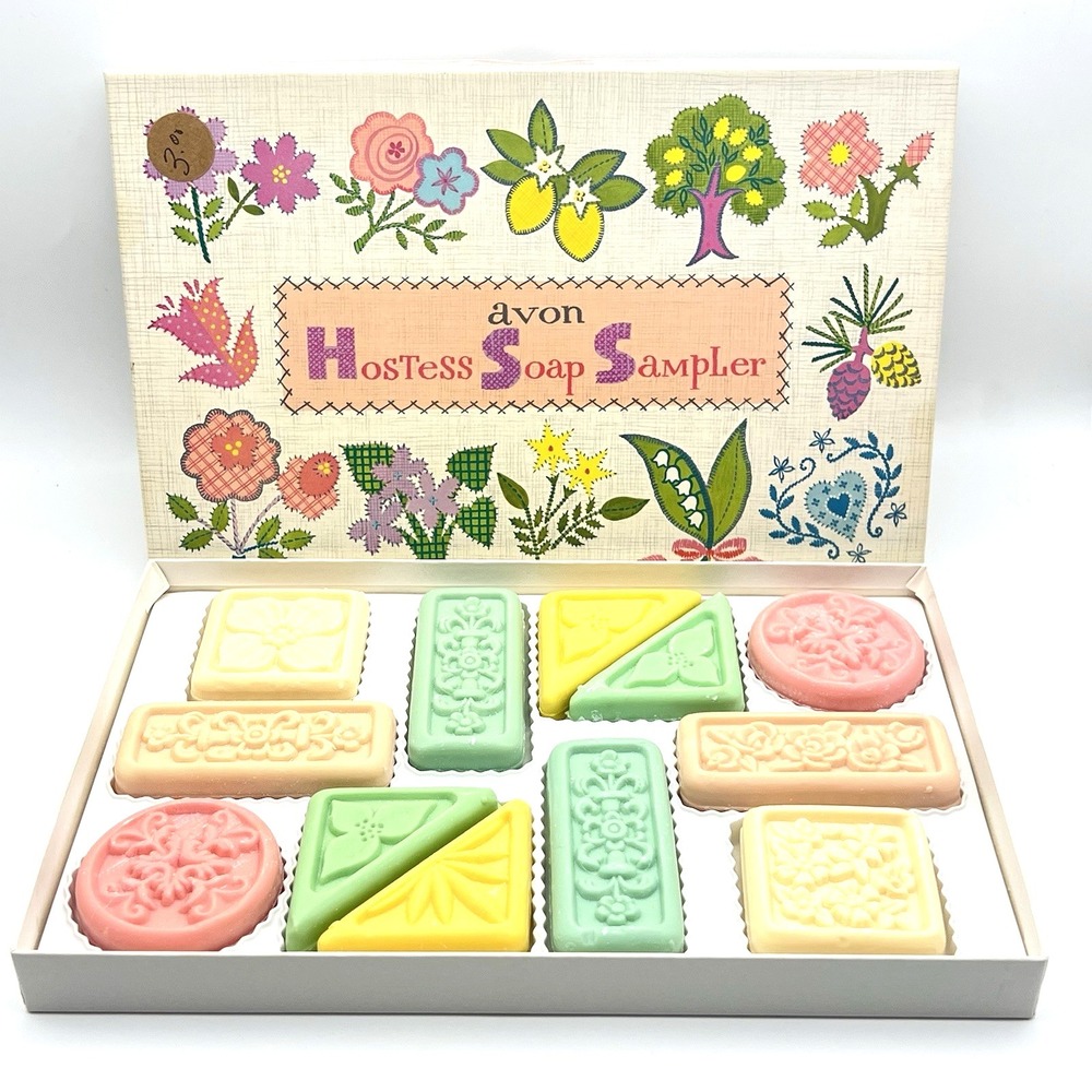 Vintage Avon Hostess Soap Sampler 1964-65  Original Box 12‎ Pastel Cakes Of Soap
